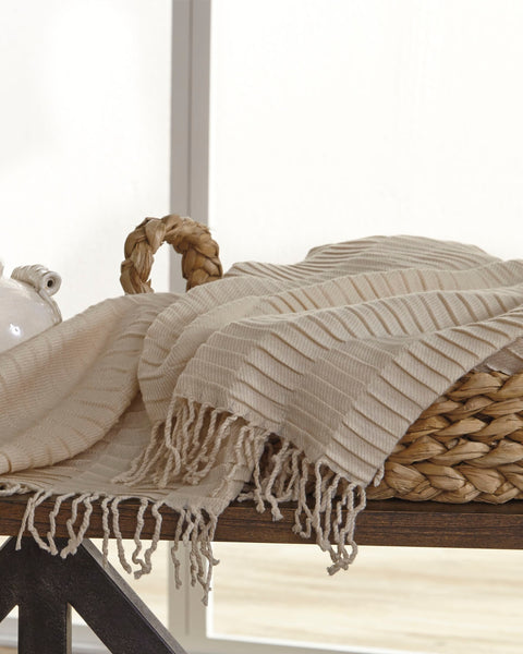 Mendez Signature Design by Ashley Throw