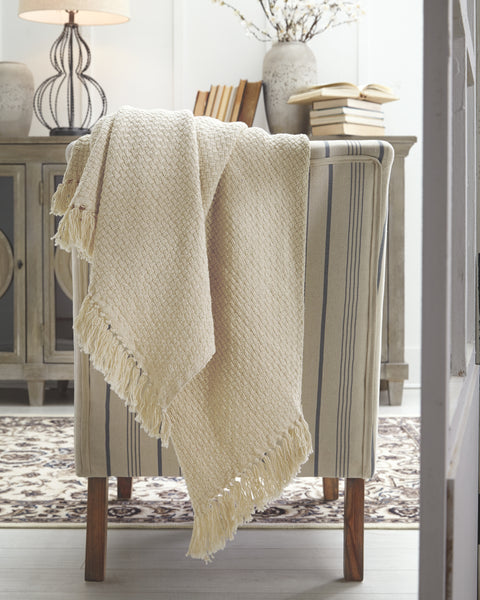 Yasmin Signature Design by Ashley Throw