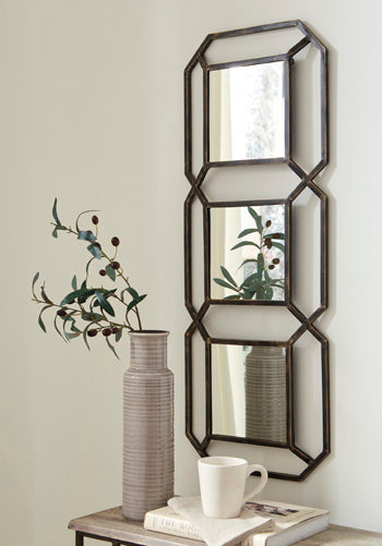 Savane Signature Design by Ashley Mirror