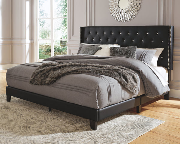 Signature Design by Ashley Vintasso Upholstered Bed