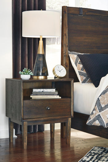 Kisper Signature Design by Ashley Nightstand