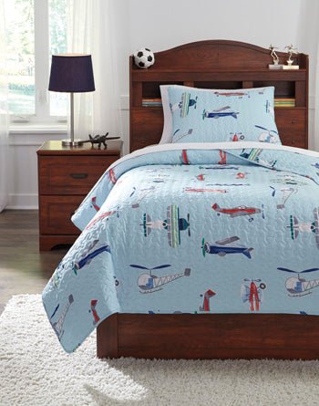 McAllen Signature Design by Ashley Quilt Set Twin