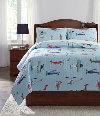 McAllen Signature Design by Ashley Quilt Set Full
